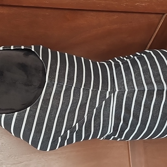 THE LIMITED Black White Stripe Denim Fitted Sleeveless Midi Pencil Dress Size 2 - Picture 3 of 9